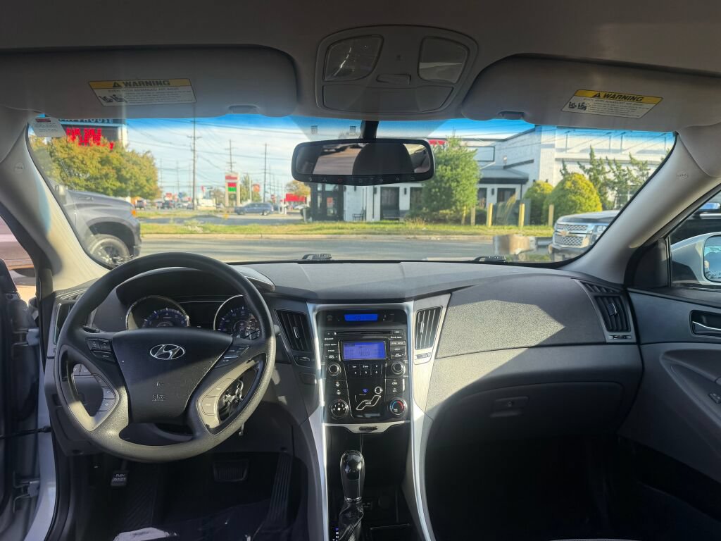 Used 2013 Hyundai Sonata GLS w/ Popular Equipment Pkg FWD image 17