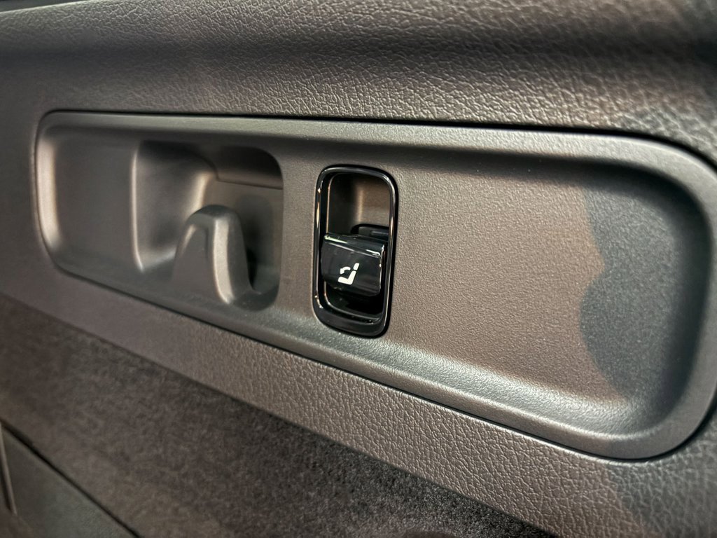 Certified 2025 Mercedes-Benz GLC 300 4MATIC image 28