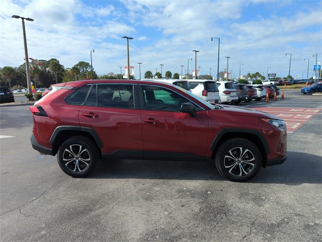 Used 2022 Toyota RAV4 LE image 2