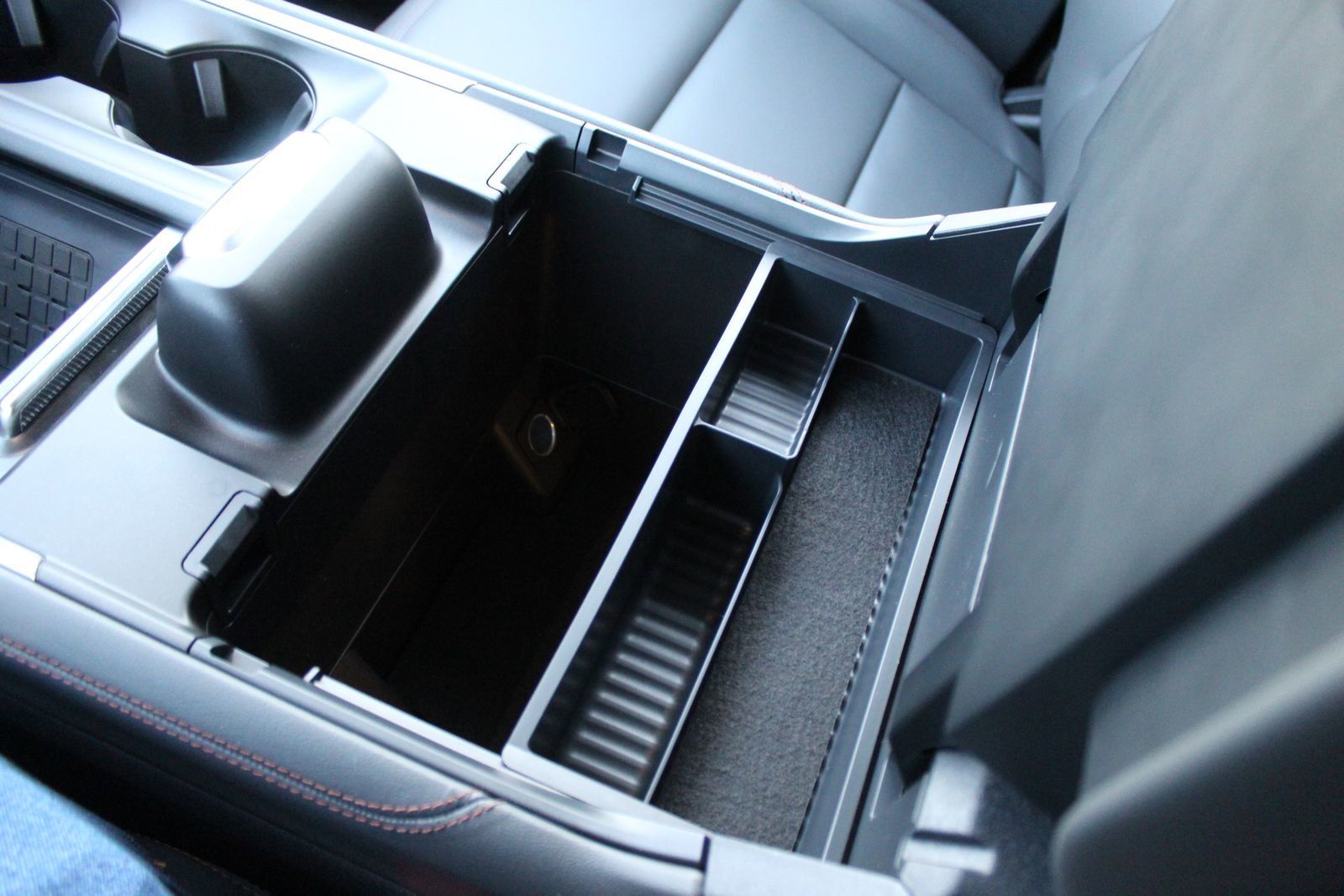 New 2025 Ford Expedition Active image 29