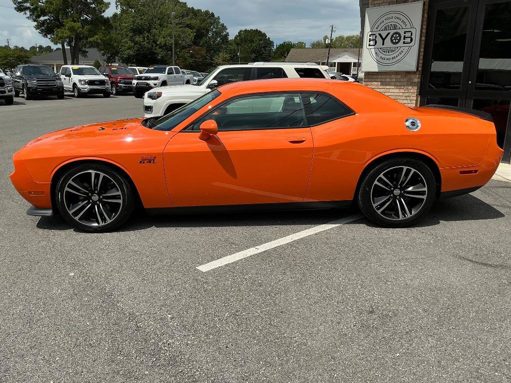 Used 2014 Dodge Challenger SRT8 Core RWD image 2