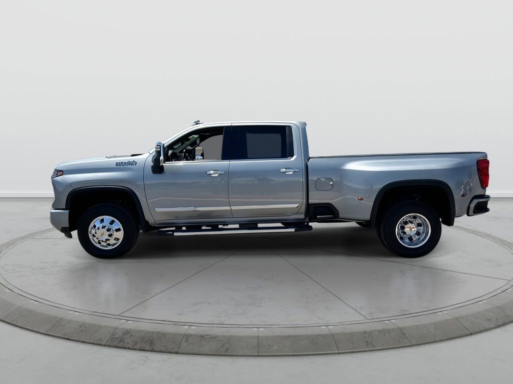 Used 2026 Chevrolet Silverado 3500 High Country w/ High Country Premium Package AWD/4WD image 5