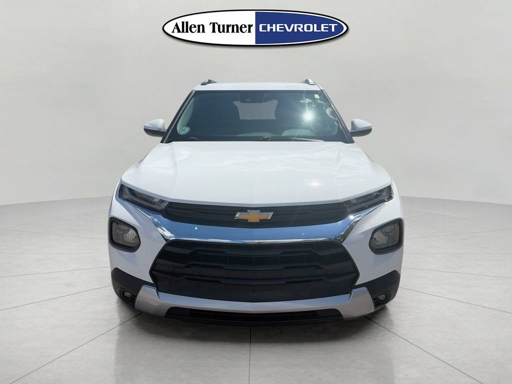 Used 2023 Chevrolet TrailBlazer LT FWD image 2