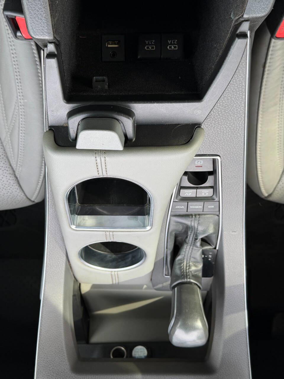 Used 2019 Toyota Avalon Limited image 42