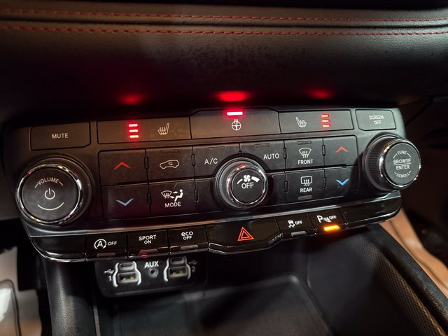Used 2025 Dodge Durango GT AWD/4WD image 17