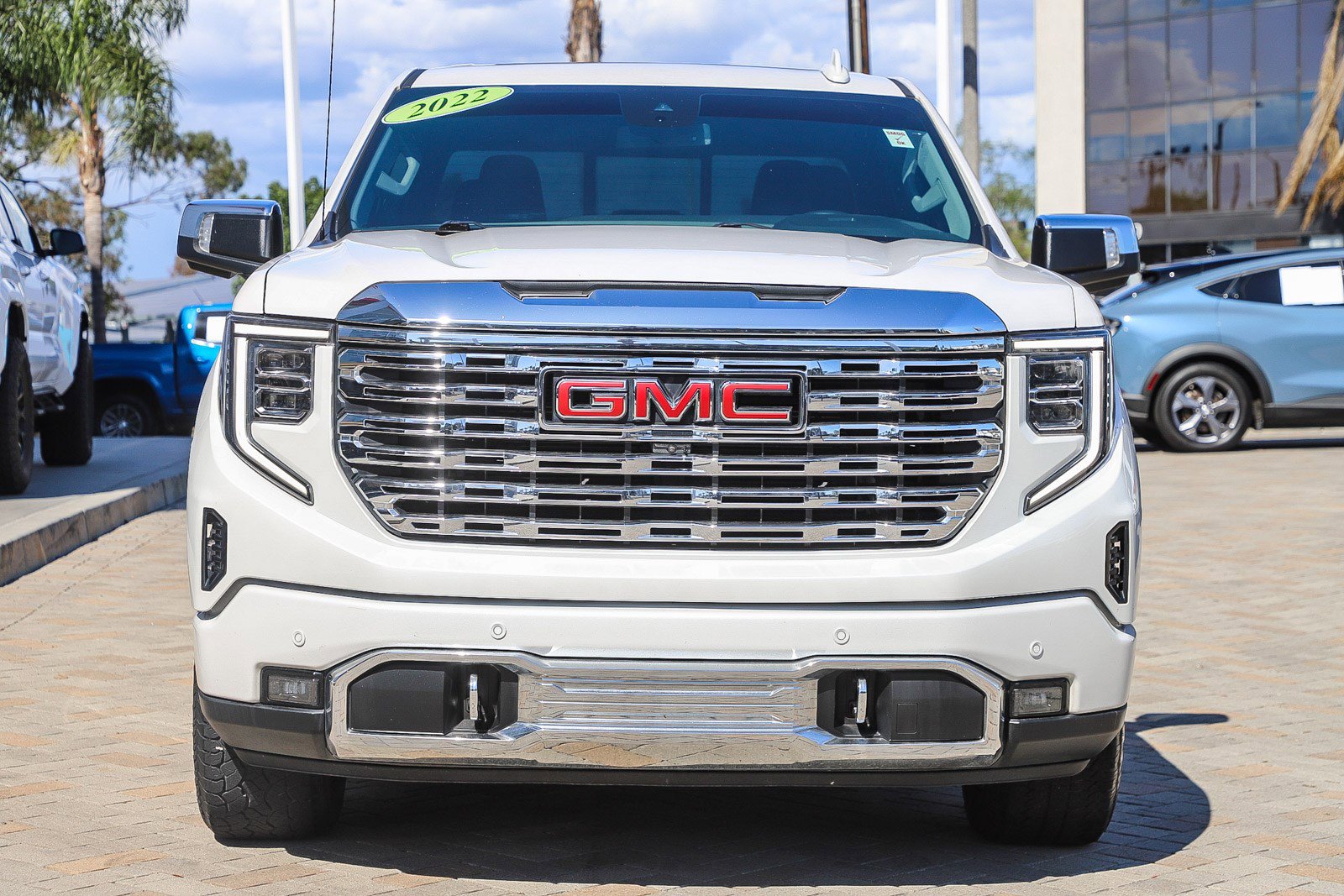 Used 2022 GMC Sierra 1500 Denali AWD/4WD image 2