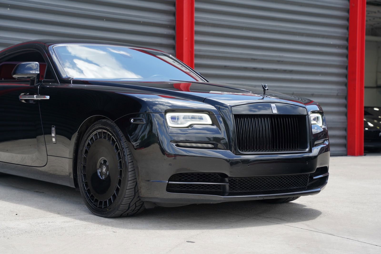 Used 2019 Rolls-Royce Wraith RWD image 2