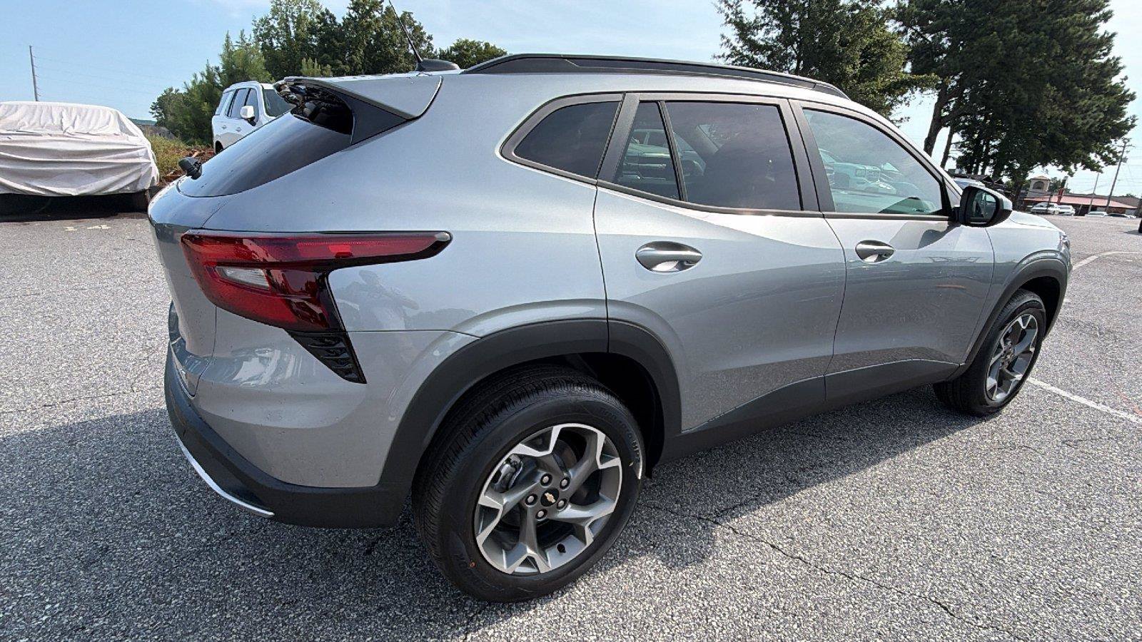 New 2026 Chevrolet Trax LT w/ Driver Confidence Package FWD image 8
