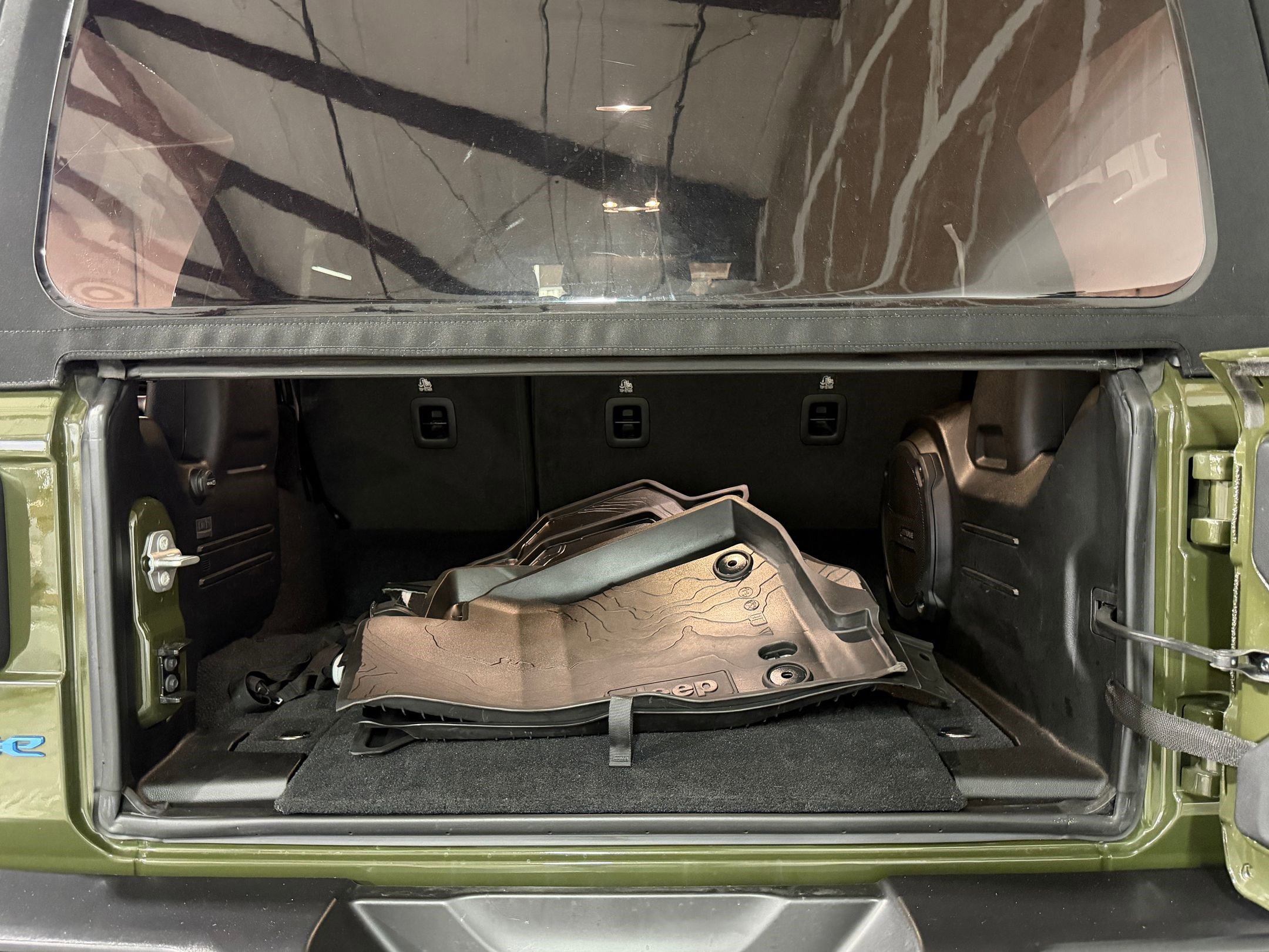 Used 2023 Jeep Wrangler Unlimited image 34