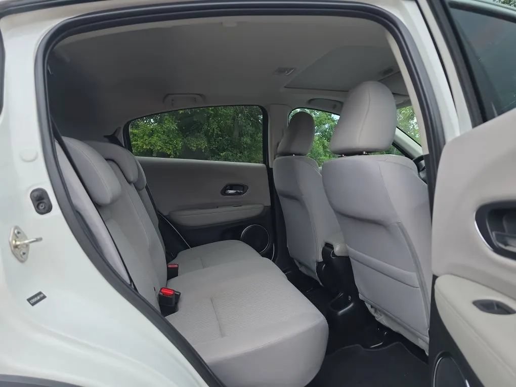 Used 2018 Honda HR-V EX image 41