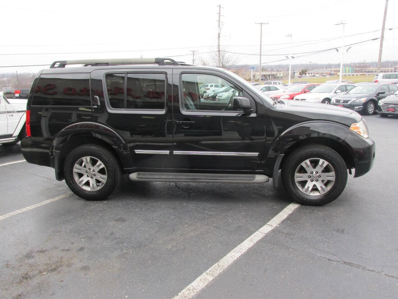 Used 2012 Nissan Pathfinder Silver w/ DVD Entertainment Pkg AWD/4WD image 3