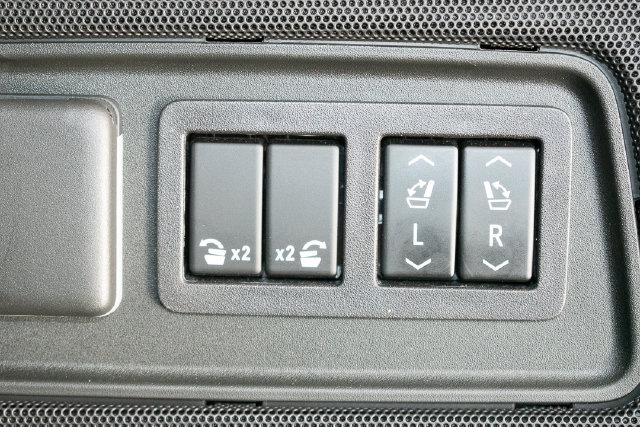 Used 2024 Cadillac Escalade Premium Luxury w/ LPO, Floor Liner Package AWD/4WD image 16