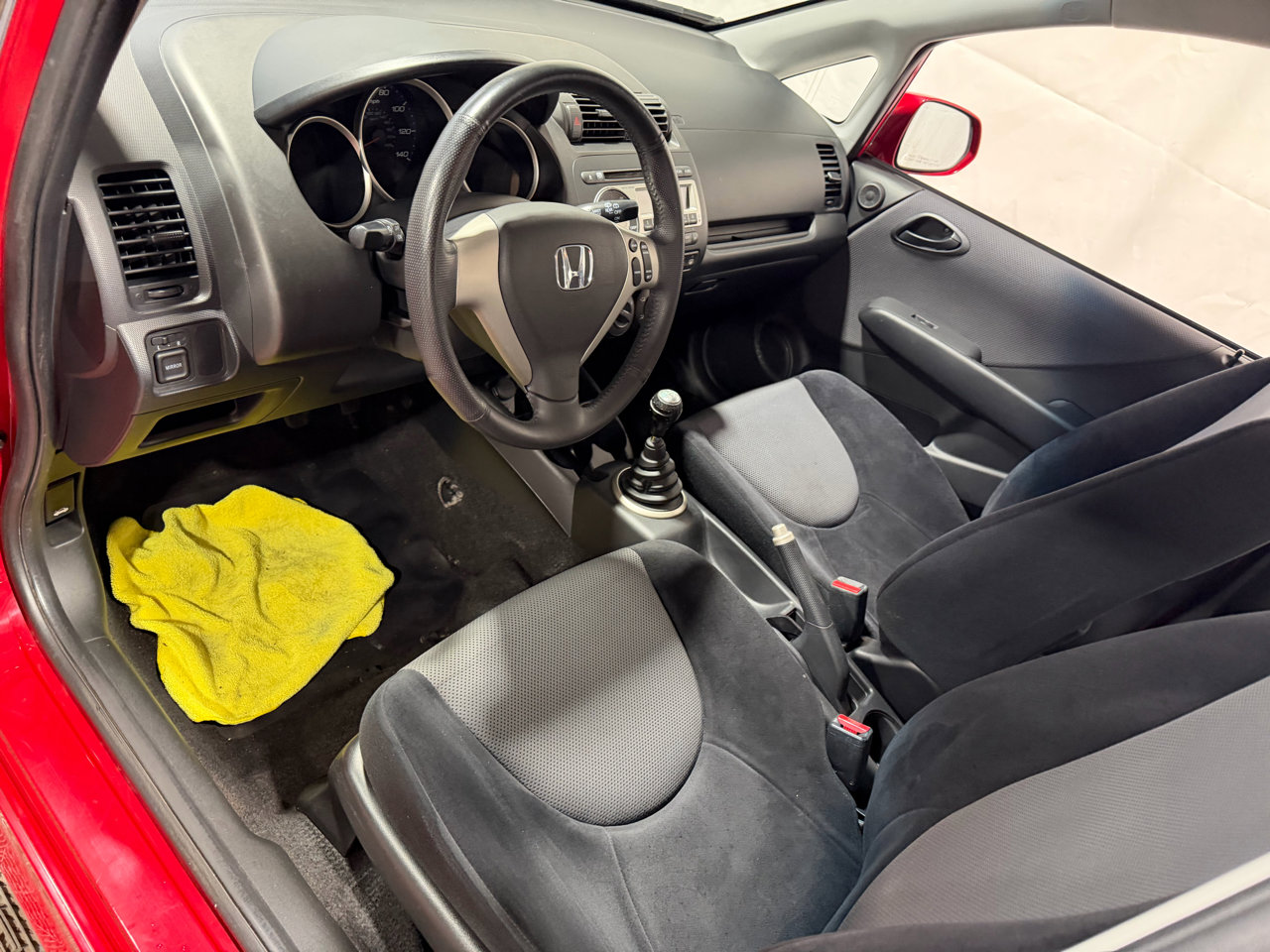 Used 2007 Honda Fit Sport image 24