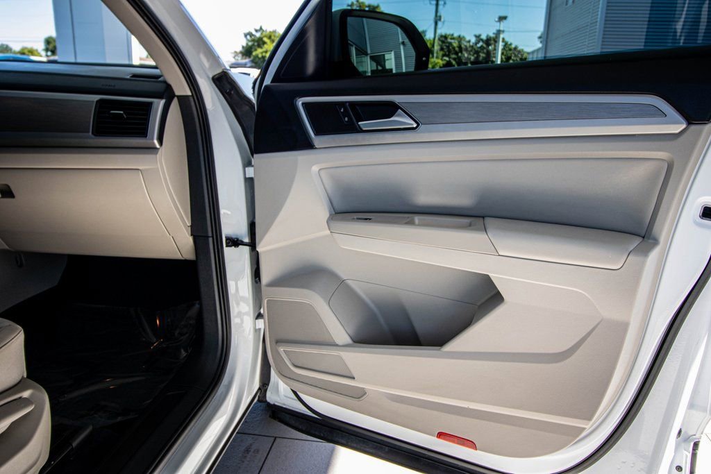 Used 2018 Volkswagen Atlas SE image 41