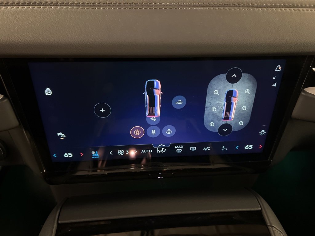 Used 2025 Lincoln Navigator Reserve w/ Jet Appearance Package image 12