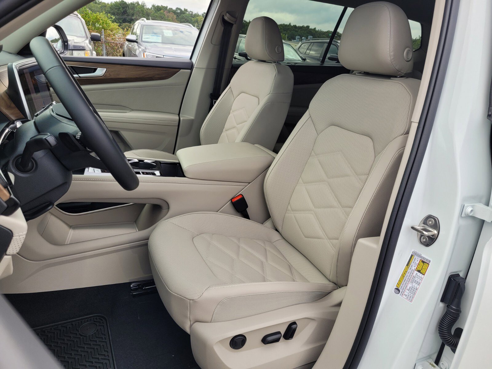 New 2026 Volkswagen Atlas SE image 4