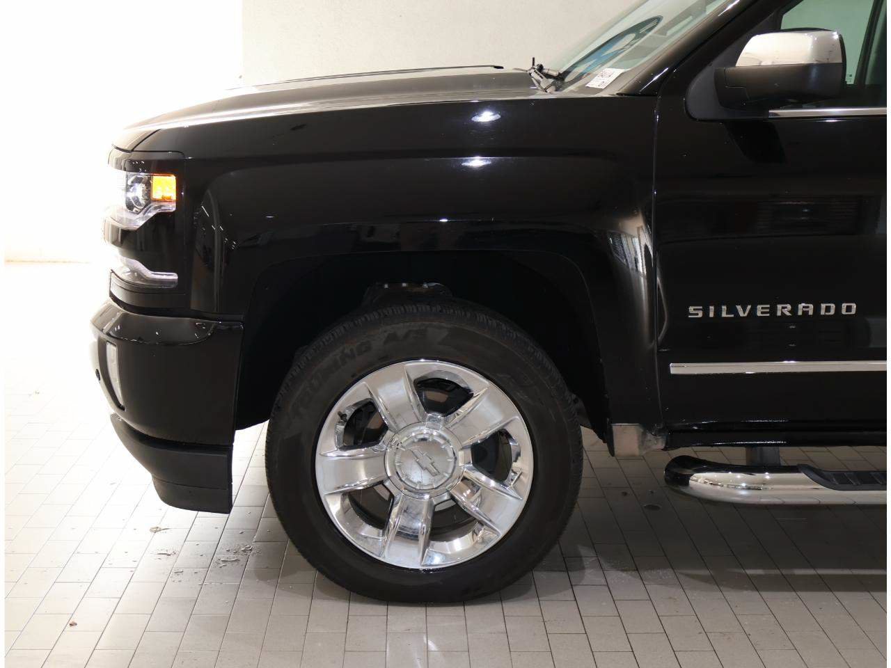 Used 2018 Chevrolet Silverado 1500 LTZ Z71 w/ LTZ Plus Package AWD/4WD image 4