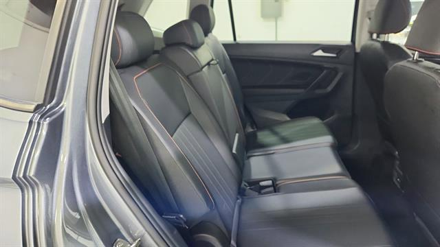 Used 2024 Volkswagen Tiguan Wolfsburg Edition image 28