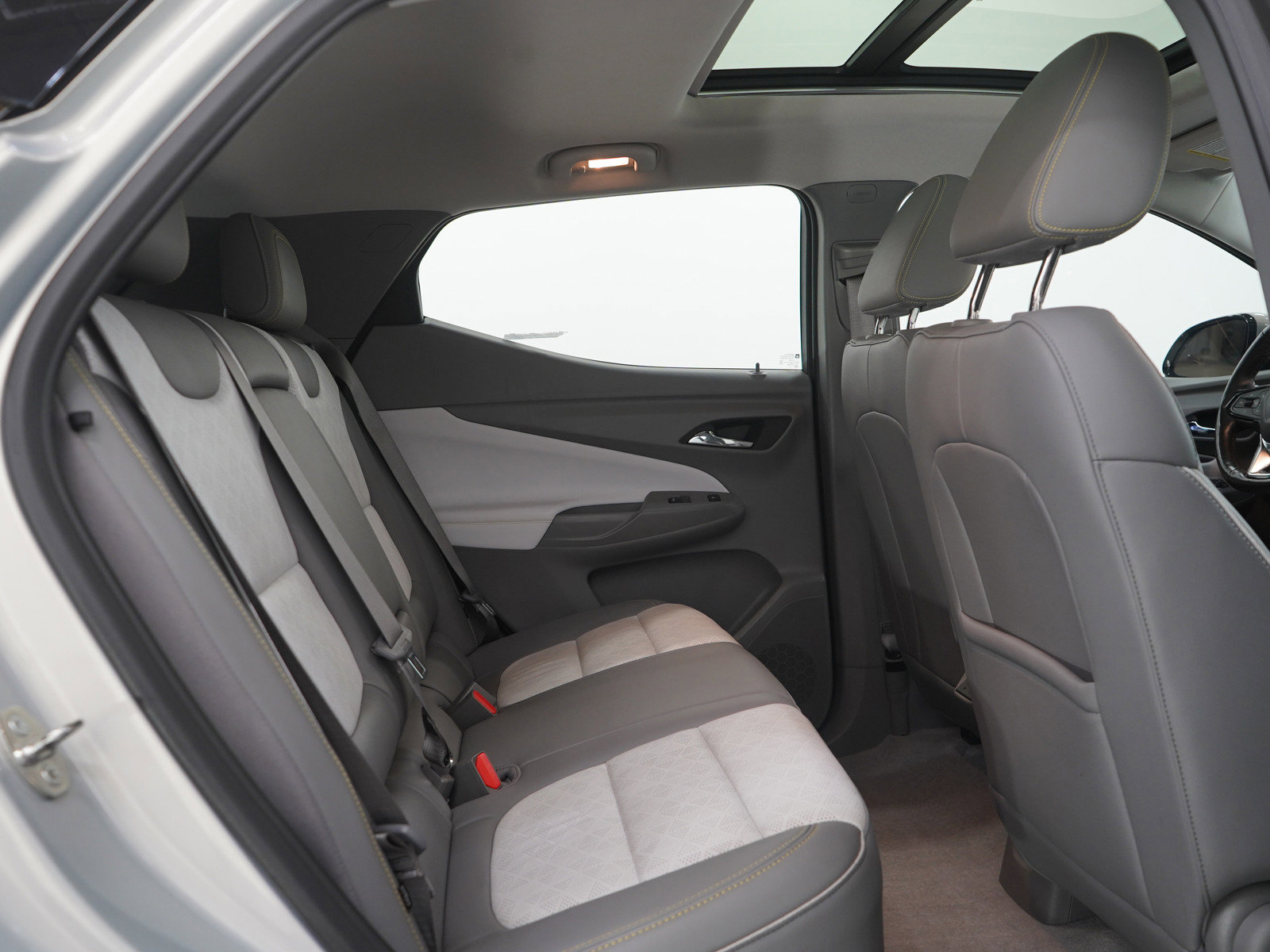 Used 2022 Chevrolet Bolt EUV Premier w/ Launch Edition image 12