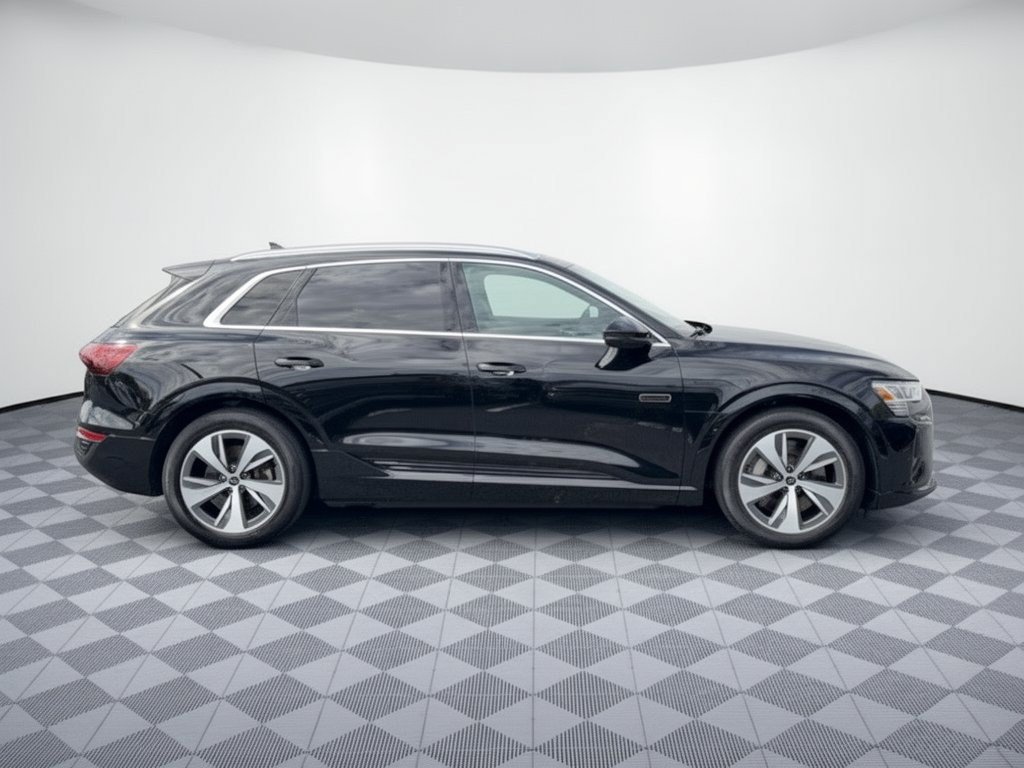 Used 2024 Audi Q8 e-tron Premium AWD/4WD image 8
