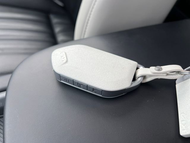 Used 2024 Kia EV9 GT-Line image 36