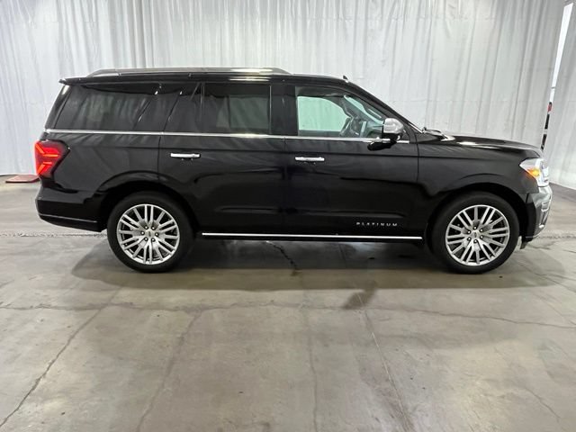 Used 2022 Ford Expedition Platinum AWD/4WD image 3