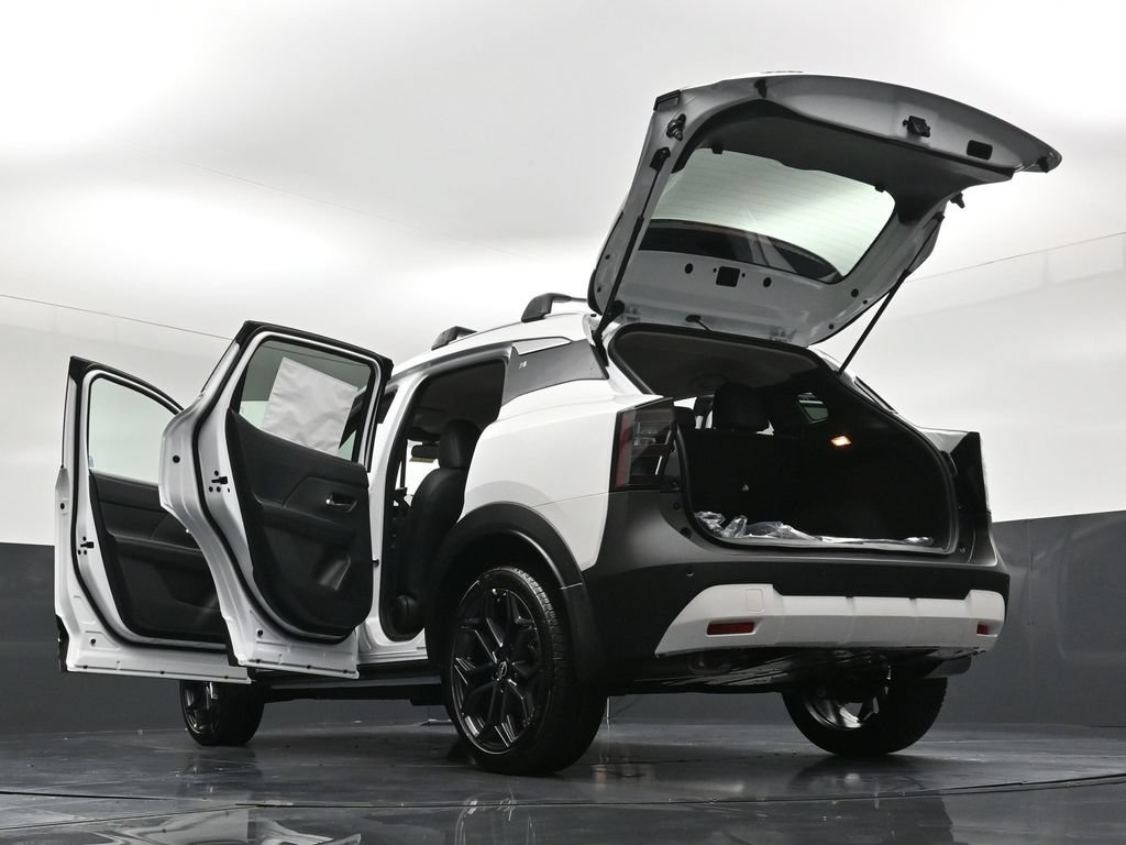 New 2026 Nissan Kicks SR w/ Cold Weather Package FWD image 35