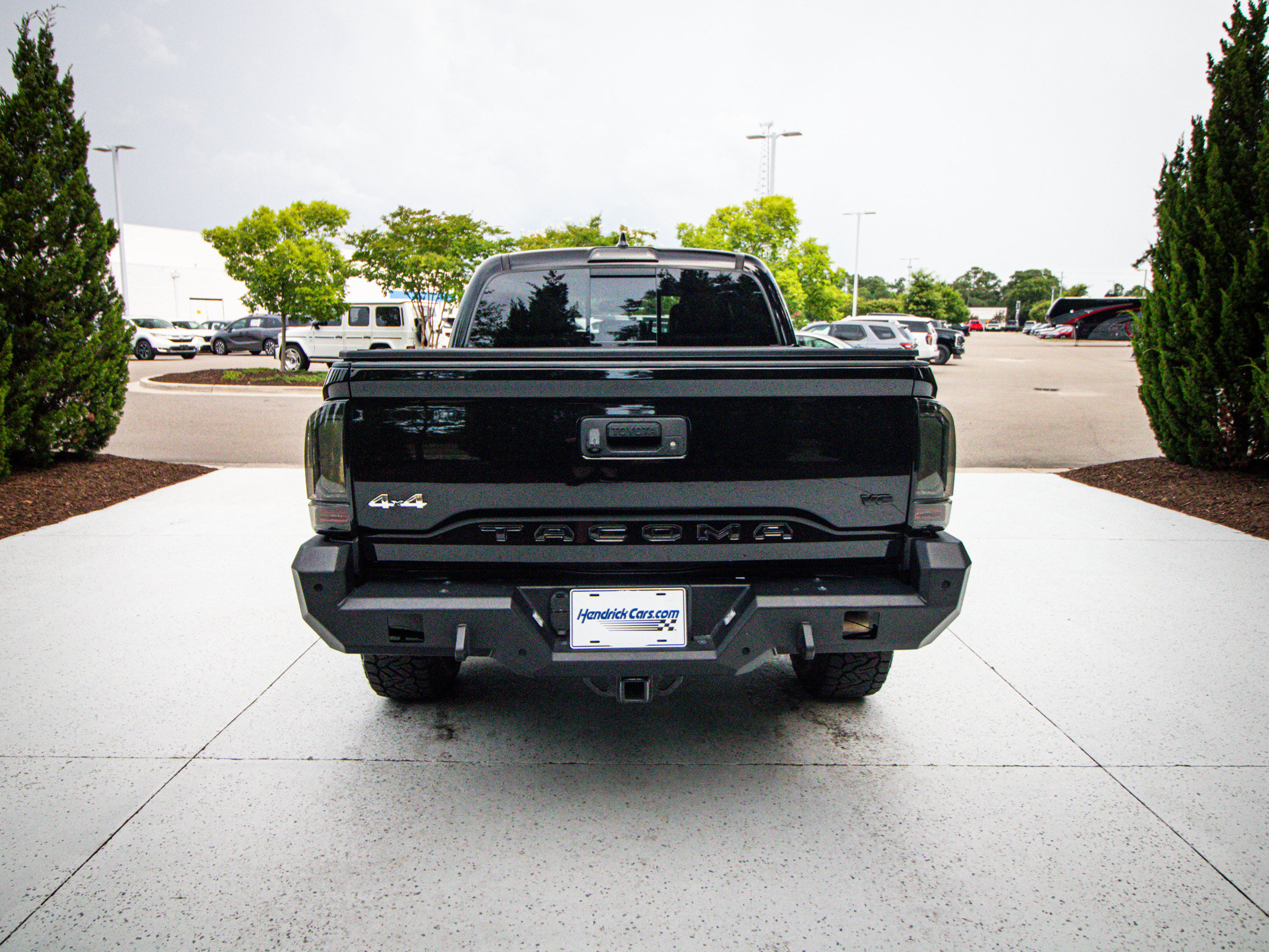 Used 2023 Toyota Tacoma Limited AWD/4WD image 9
