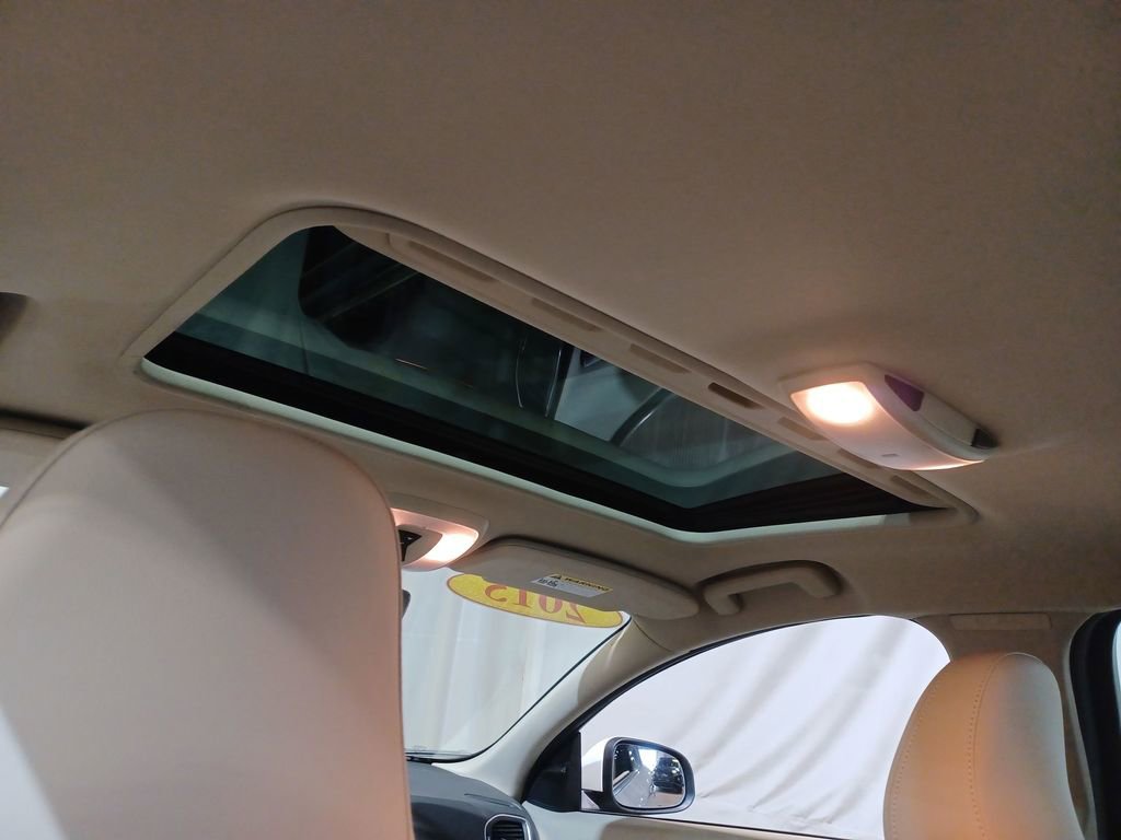 Used 2015 Volvo V60 T5 Premier image 16