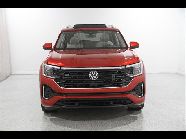 Certified 2024 Volkswagen Atlas SEL Premium R-Line image 2