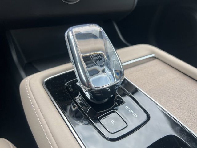 New 2026 Volvo XC90 B6 Plus w/ Protection Package Premier AWD/4WD image 14