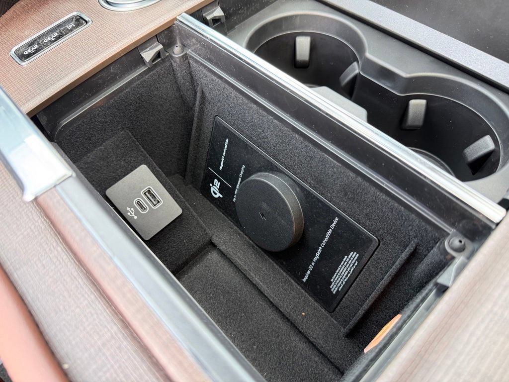 New 2027 Lincoln Navigator Reserve AWD/4WD image 16