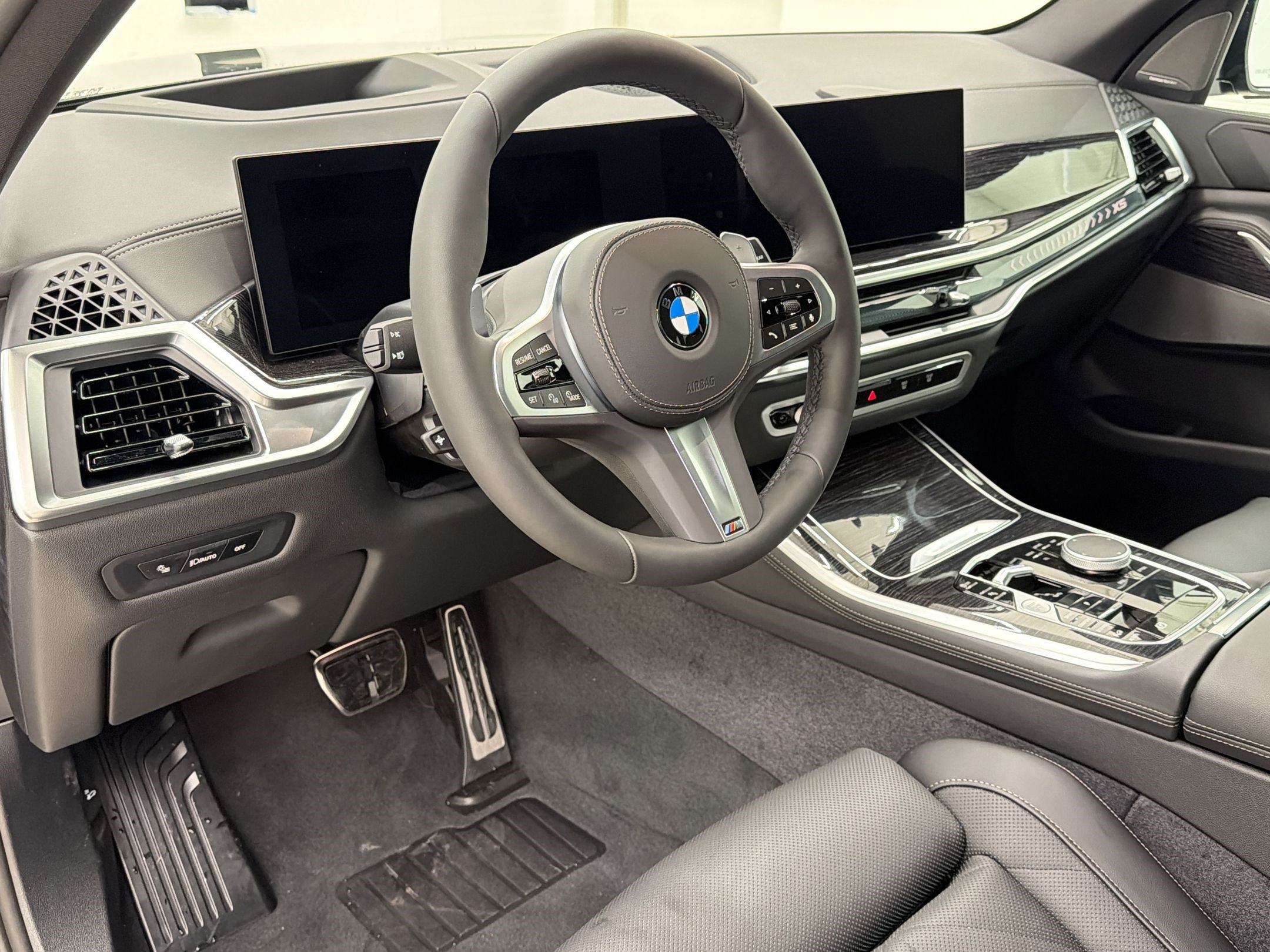 New 2026 BMW X5 xDrive40i w/ M Sport Package AWD/4WD image 4