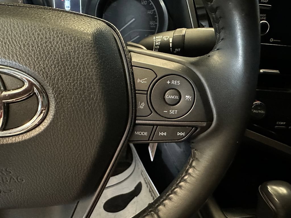Used 2022 Toyota Camry SE FWD image 12