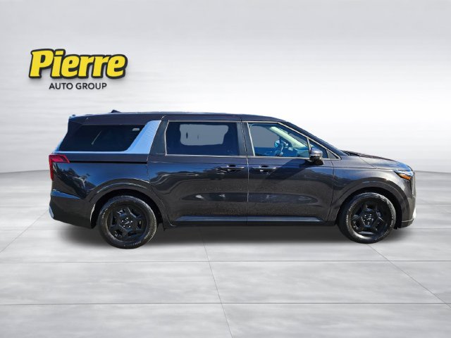 Used 2025 Kia Carnival FWD image 6