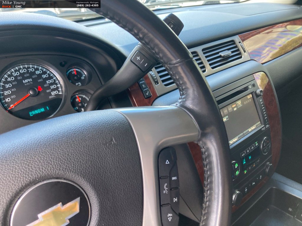 Used 2012 Chevrolet Suburban 2500 LT AWD/4WD image 25