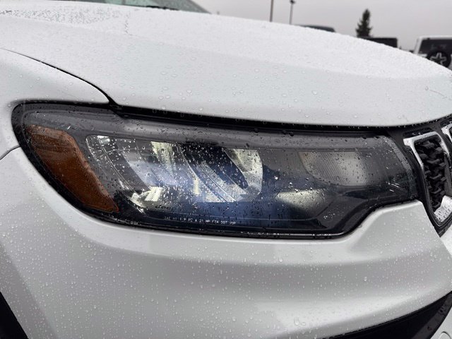 Used 2025 Jeep Compass Latitude AWD/4WD image 9