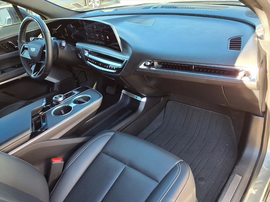 Certified 2024 Cadillac Lyriq Luxury image 8