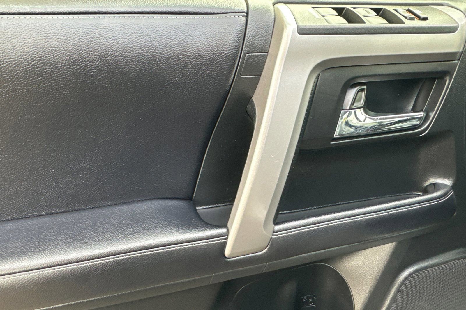 Used 2020 Toyota 4Runner SR5 Premium image 11