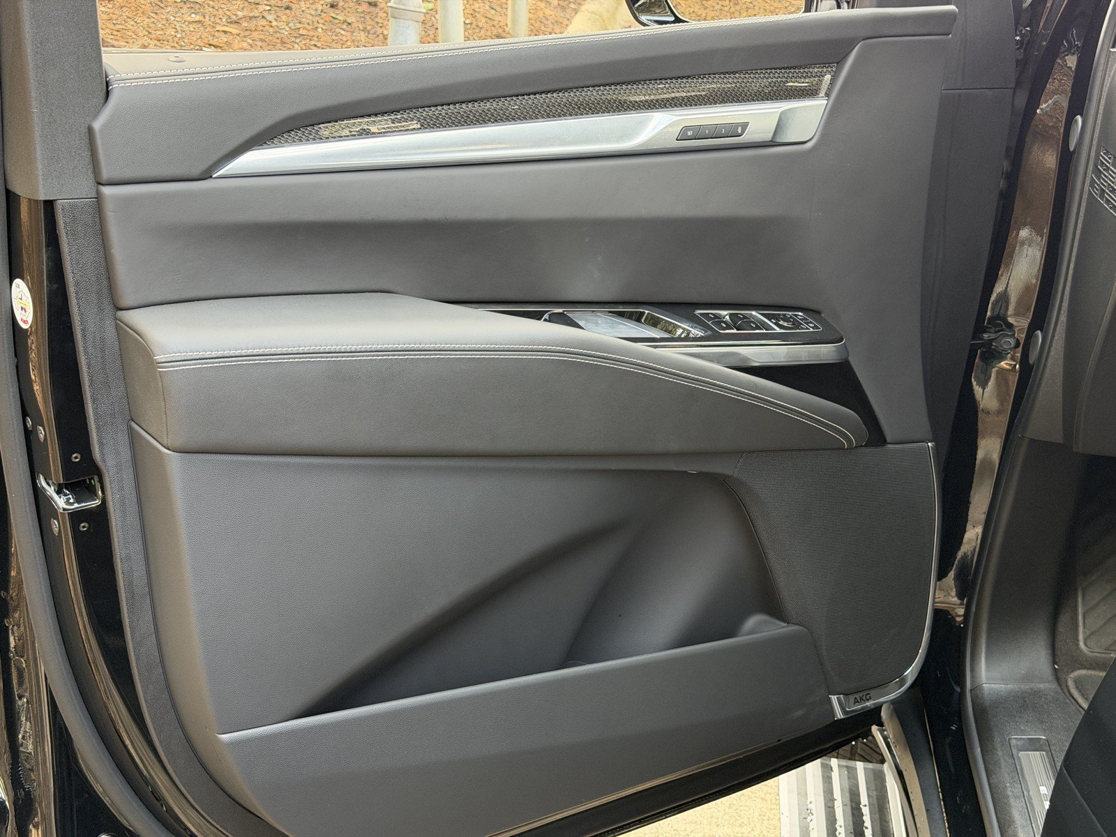 Used 2026 Cadillac Escalade V AWD/4WD image 13
