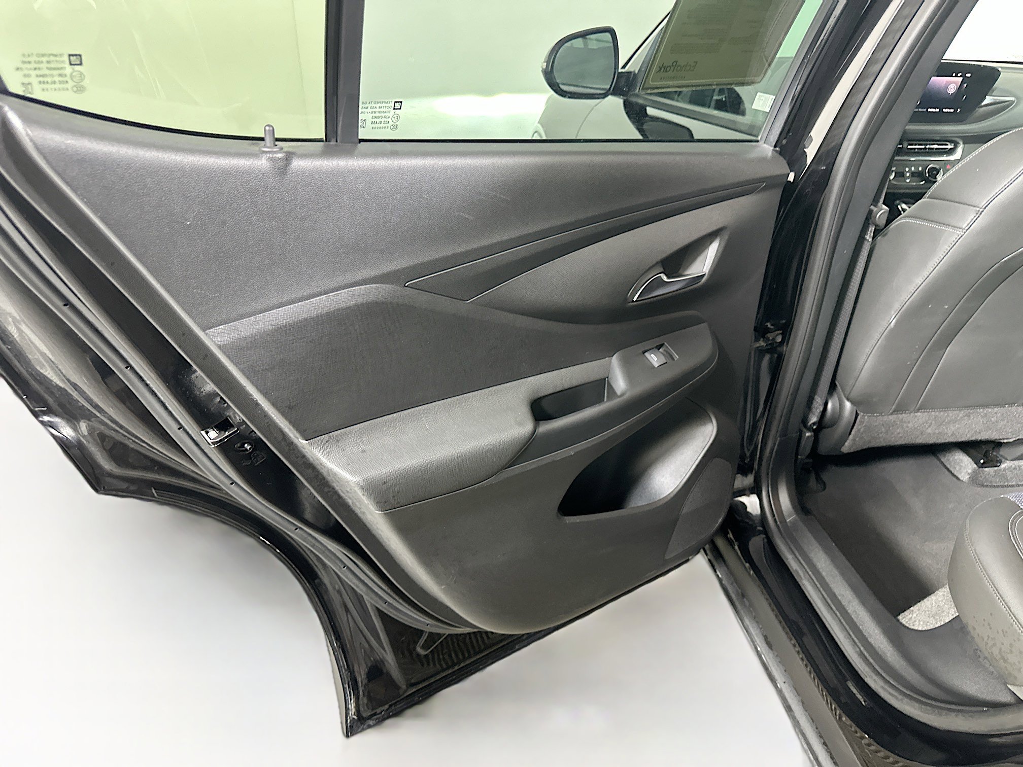 Used 2025 Buick Envista Preferred FWD image 24