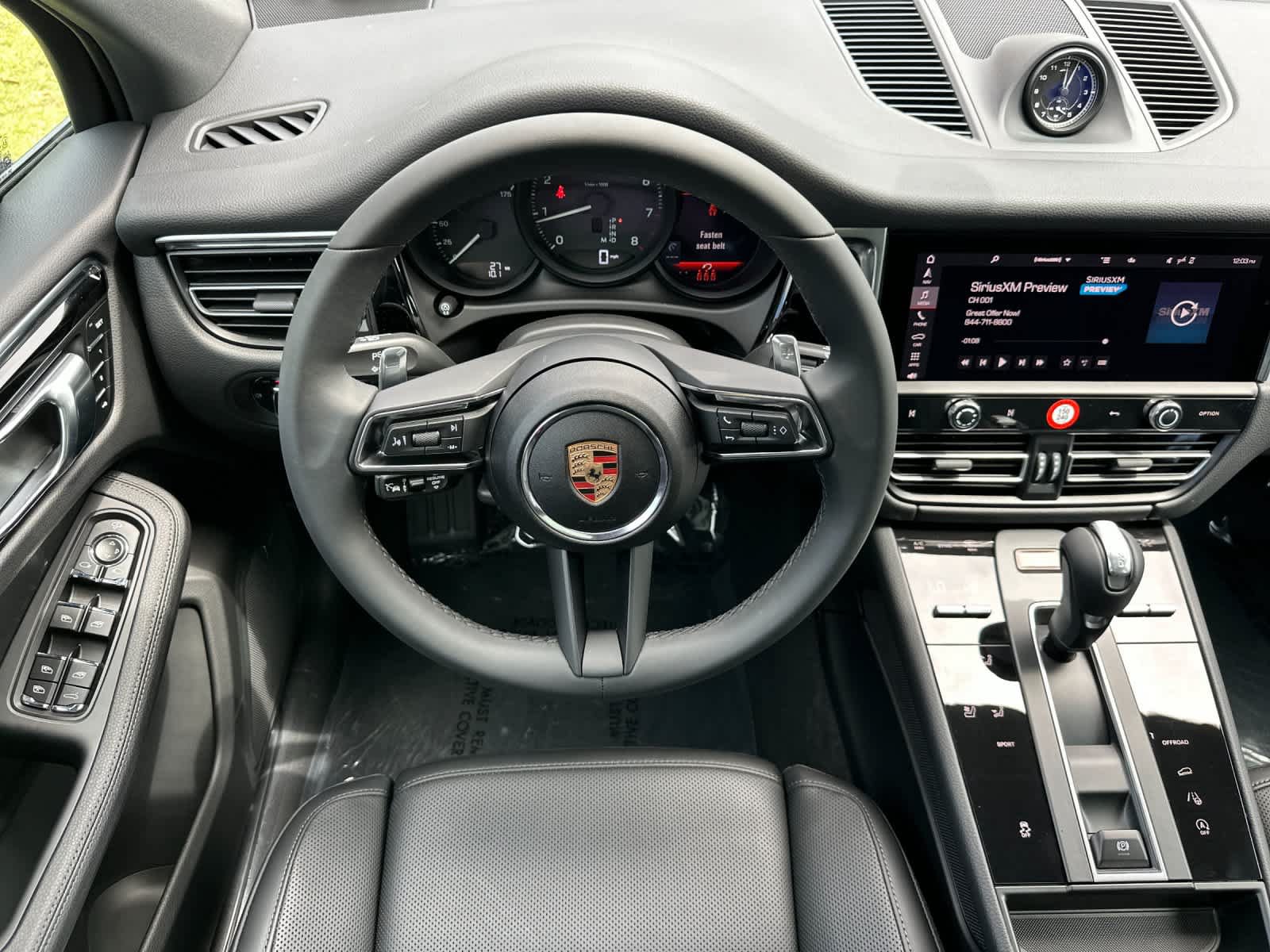 Certified 2025 Porsche Macan AWD/4WD image 15