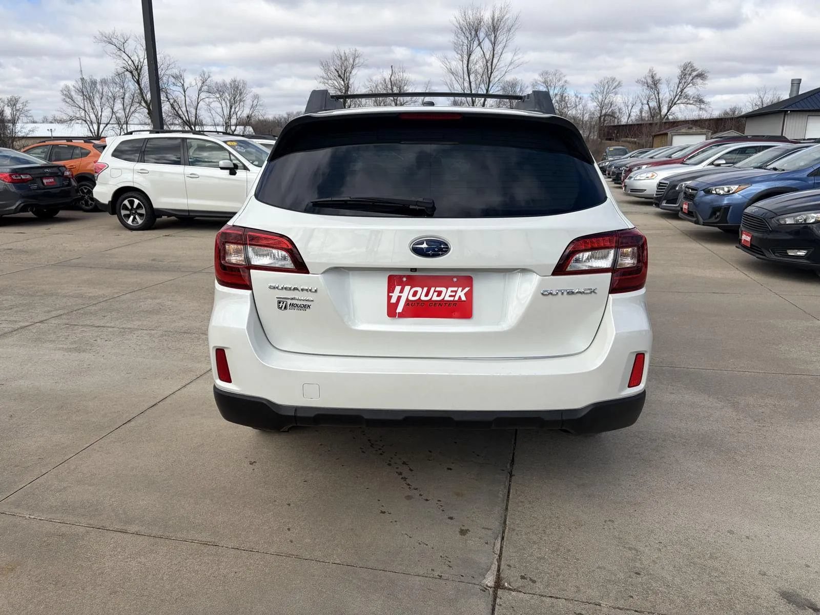 Used 2015 Subaru Outback 2.5i Premium AWD/4WD image 7
