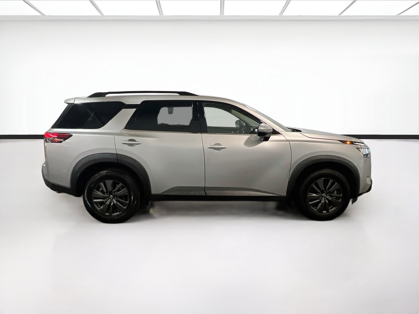Used 2022 Nissan Pathfinder SV FWD image 23