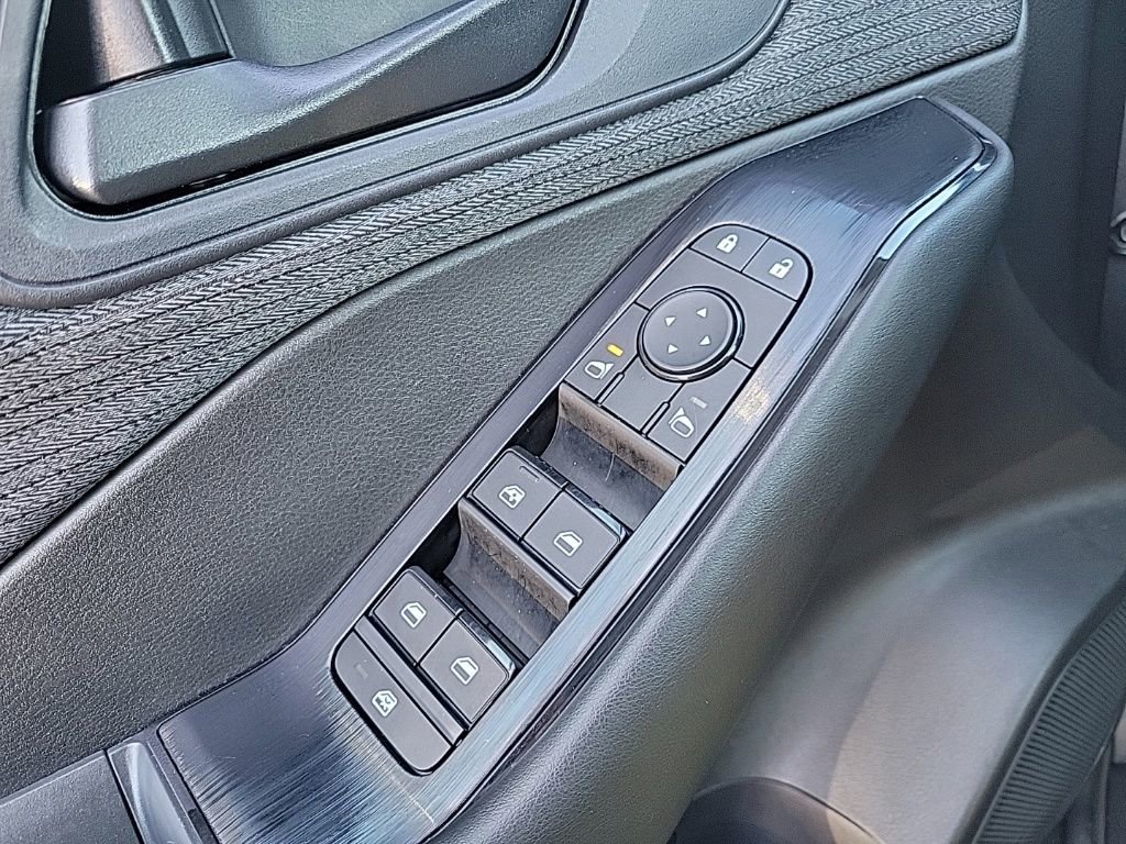 Used 2023 Nissan Rogue S image 30