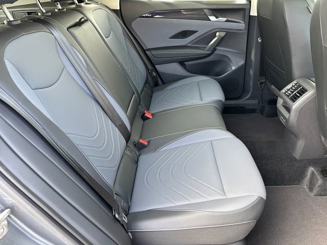 Used 2025 Volkswagen Tiguan SE image 20