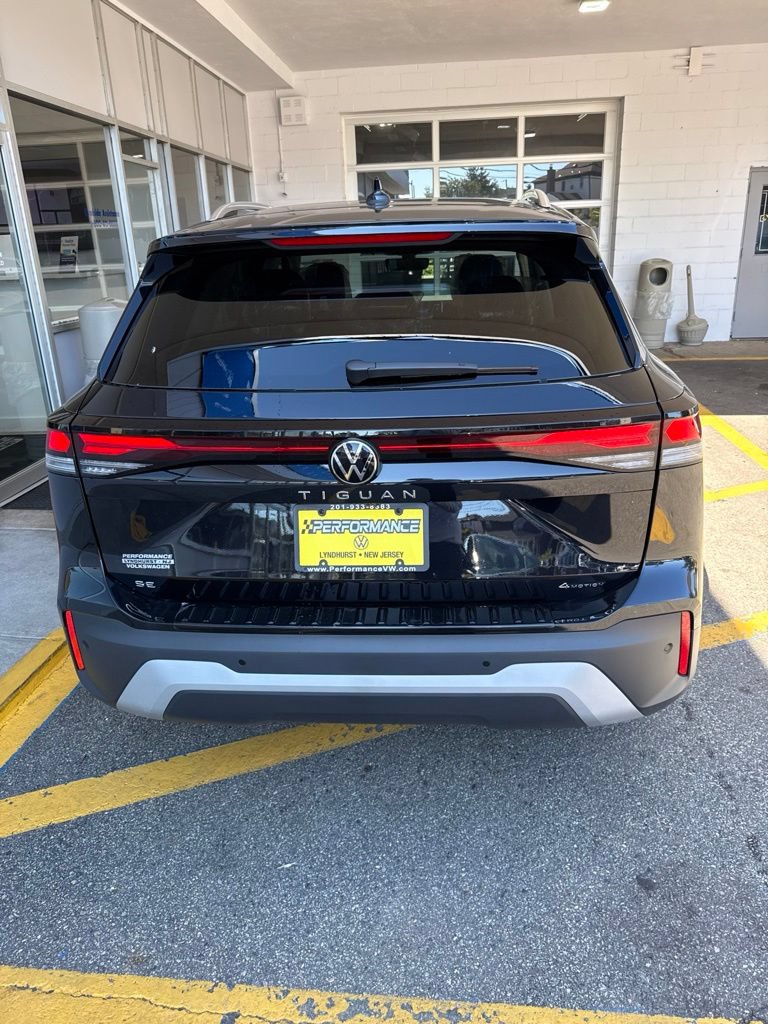 New 2026 Volkswagen Tiguan SE AWD/4WD image 11