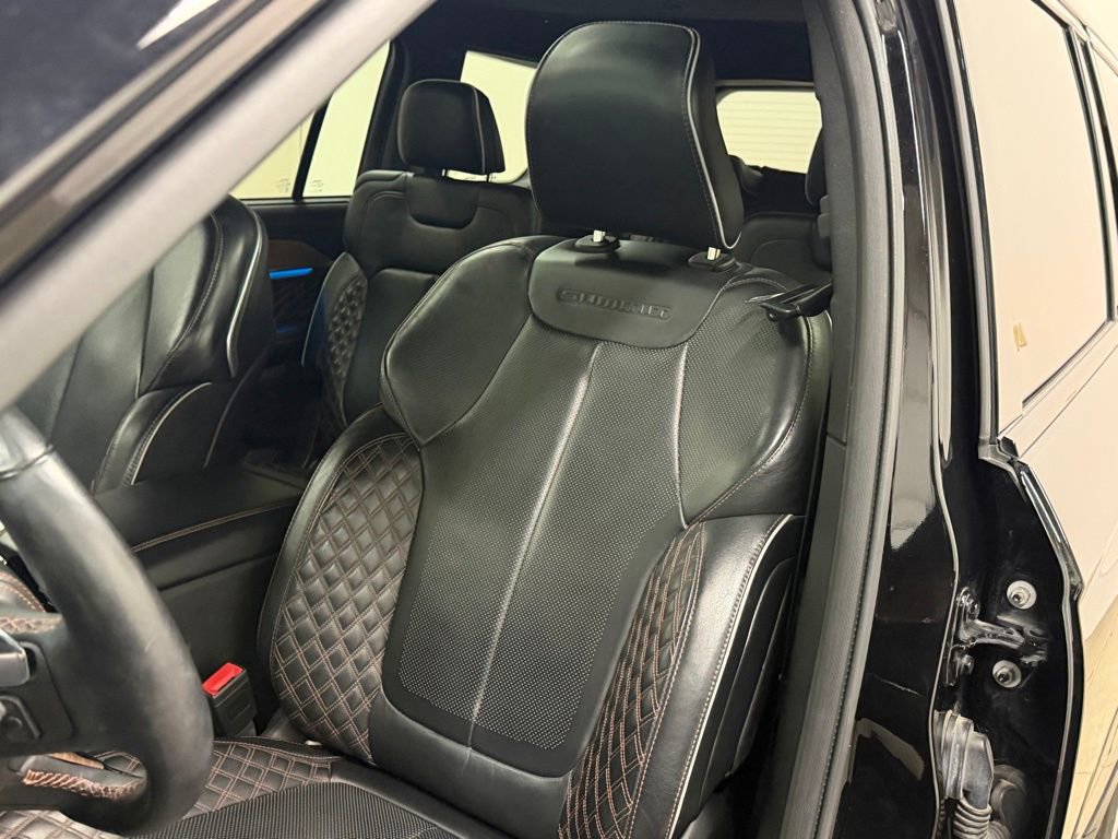 Used 2021 Jeep Grand Cherokee L Summit w/ Luxury Tech Group V image 45