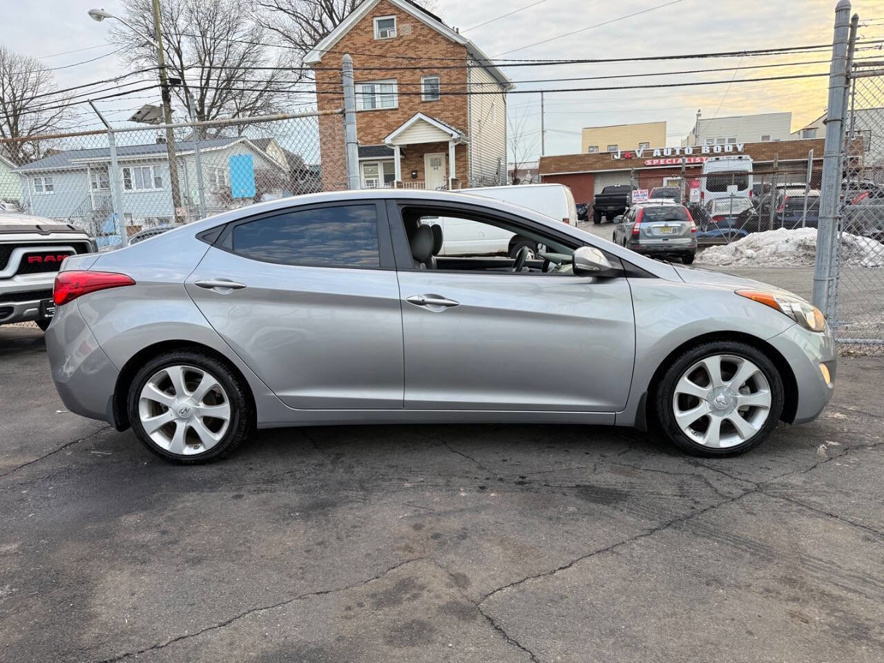 Used 2013 Hyundai Elantra Limited w/ Technology Pkg image 7