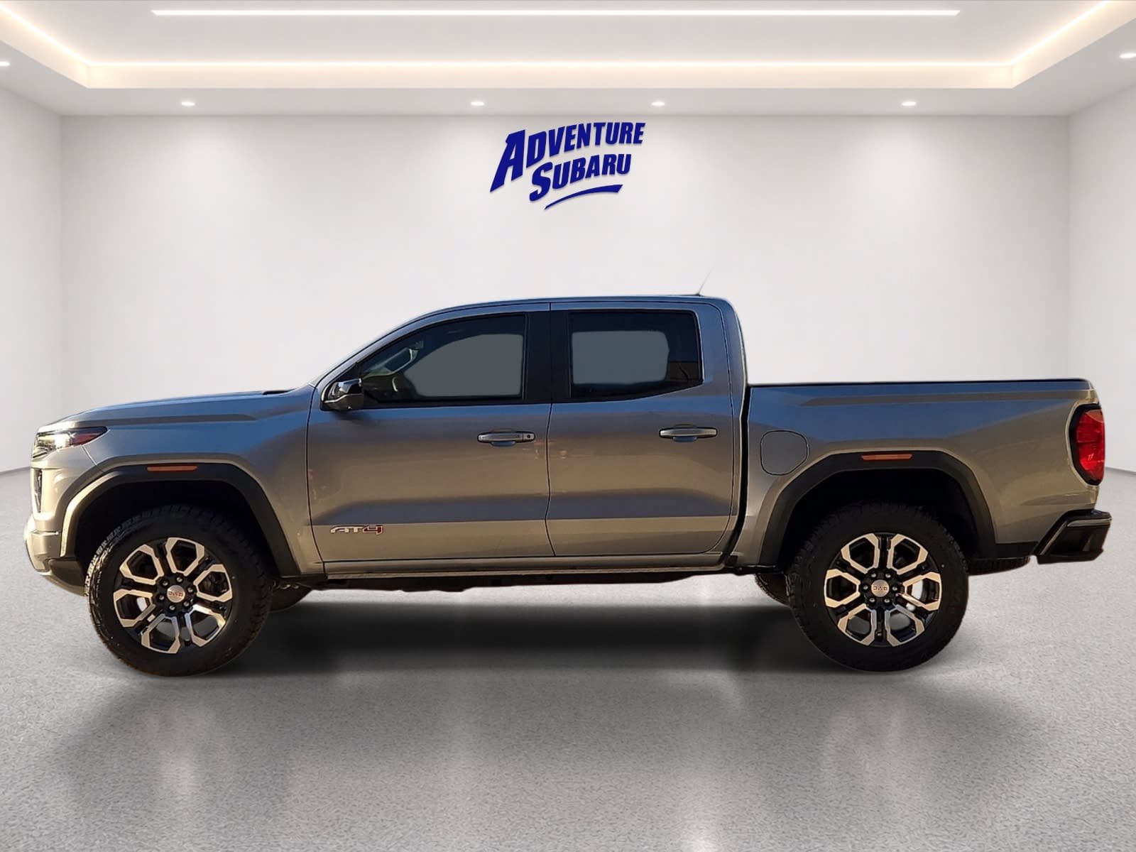 Used 2023 GMC Canyon AT4 w/ AT4 Premium Package AWD/4WD image 4